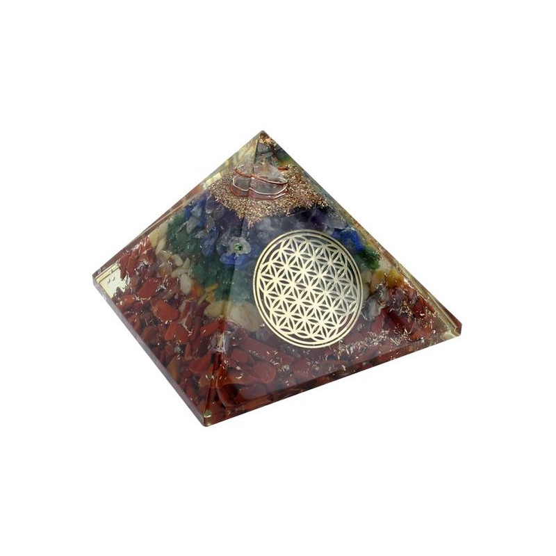 pyramide orgonite 7 chakras et fleur de vie